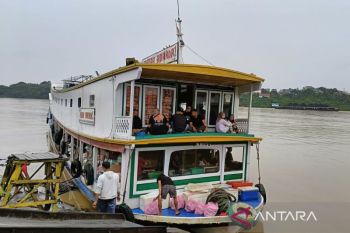 Kaltim optimalkan angkutan logistik darat efek sungai di hulu Mahakam surut