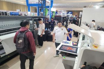"Print on Demand" pertahanan industri fesyen Jawa Barat dari tekanan global