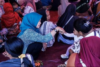 ULAR BERKEPALA DUA TARIK PERHATIAN PENGUNJUNG DI UKRAINA 