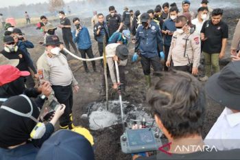 Polda Kalsel berhasil dinginkan suhu gambut redam karhutla Pengayuan&nbsp;