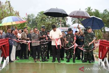 Gubernur Sumut resmikan Jembatan Bailey dampak bencana di Tapteng