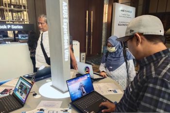 ASUS ExpertBook Ultra kalahkan laptop flagship kompetitor