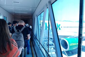 Bandara Hasanuddin kembali normal setelah insiden Garuda pecah ban
