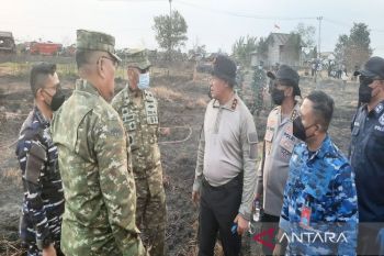 Kapolda Kalsel gandeng TNI AL dan AU datangkan cairan inovasi karhutla