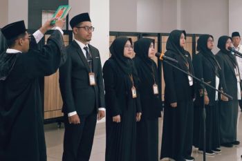 Kepala Biro SDM Kemenag lantik pejabat fungsional dan dosen asisten ahli di UIN Walisongo