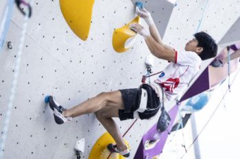 Srondeng lolos ke semifinal World Climbing Series Koper di Slovenia