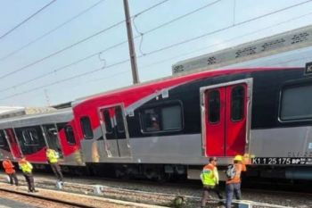 Kereta anjlok dievakuasi, KRL stasiun kota kembali lancar