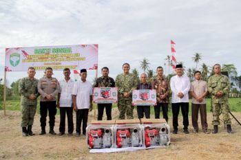 Kodim 0101/KBA salur empat unit mesin pompa atasi kekeringan