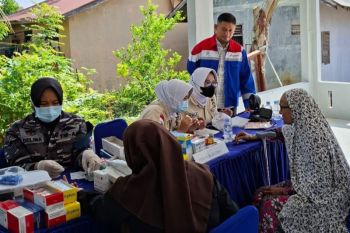 Bantu masyarakat pesisir, PHE NSO dan Lanal Lhokseumawe gelar bakti sosial