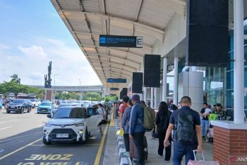InJourney siapkan bus bagi penumpang penerbangan terdampak di Soetta