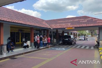 Bandara Hanandjoeddin batalkan penerbangan dampak erupsi Anak Krakatau