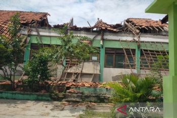 DPRD Sampang sarankan pemkab gunakan BTT untuk perbaiki sekolah rusak