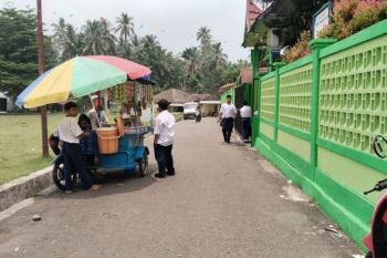 Aktivitas sekolah di Padang Pariaman berjalan normal meski kabut asap