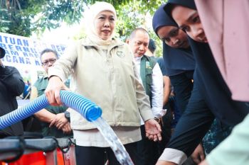 Pemprov Jatim salurkan air bersih ke 20 kabupaten terdampak kekeringan