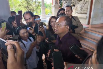 Koster minta penanganan secara humanis rumah bedeng warga terbakar