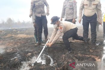 Kapolres se-Kalsel aplikasikan cairan inovasi suntik gambut