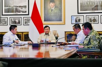 Prabowo siapkan kapal induk helikopter dan drone untuk hadapi bencana