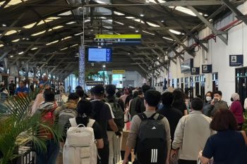 KAI Surabaya tambah 1.032 kursi tujuan Jakarta imbas erupsi Krakatau