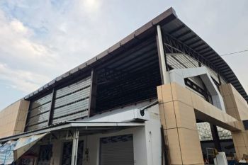Tirai pelindung Pasar Kapar Tabalong ambruk pasca hujan lebat