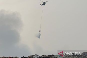 Update kebakaran TPA Galuga Bogor pagi ini: Helikopter TNI AU diterjunkan lakukan water bombing