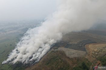 Kebakaran TPA Galuga berhasil dikendalikan, meski asap masih mengepul
