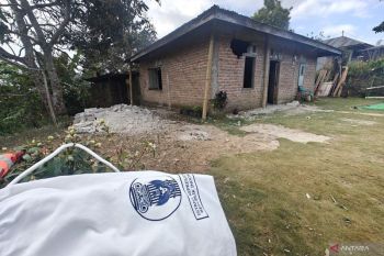 Secercah harapan setelah kehancuran akibat gempa di Flores