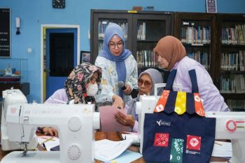 Pusri wujudkan ekonomi sirkular melalui pelatihan menjahit di Kampung Sehati Palembang