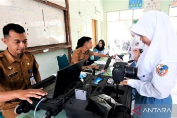 Dinas Dukcapil Magetan layani perekaman KTP elektronik di sekolah