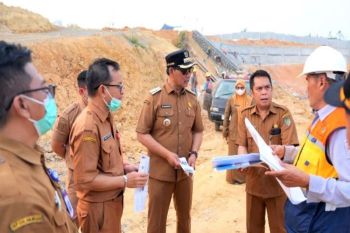 Bupati Barito Utara pastikan pembangunan sejumlah proyek strategis terus dipacu