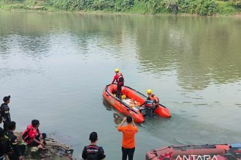 Tim SAR cari pelajar MTs tenggelam di Sungai Lematang Muara Enim