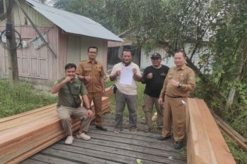 Disperkimtan Barito Selatan realisasikan bedah rumah bagi masyarakat berpenghasilan rendah