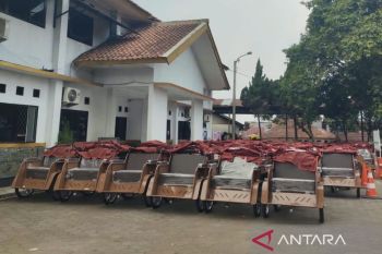 Cianjur receives 120 electric rickshaws donated by Prabowo