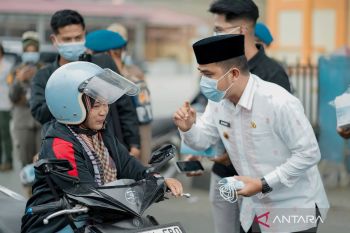 Pemkot Solok bagikan 25 ribu masker antisipasi dampak kabut asap