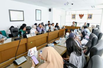 DPRD mendorong Raperda PPLH Jabar perkuat muatan kearifan lokal