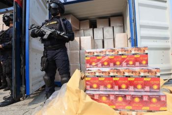 Bea Cukai bongkar distribusi rokok ilegal di Simalungun, 448 ribu batang diamankan