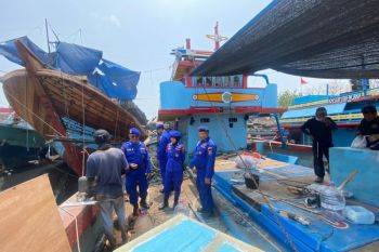Satpolairud Pati cegah kebakaran kapal laut