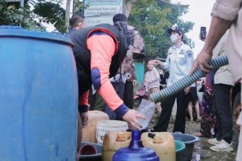 106 jorong di Dharmasraya terdampak kekeringan, Pemkab salurkan air bersih