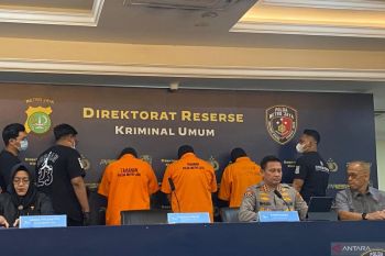 Polisi tetapkan tiga tersangka tewasnya pedagang cermin di Jakpus