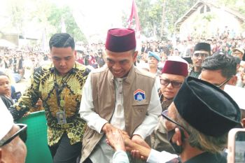 Ustadz Abdul Somad mengajak warga Lombok Tengah perkuat persaudaraan