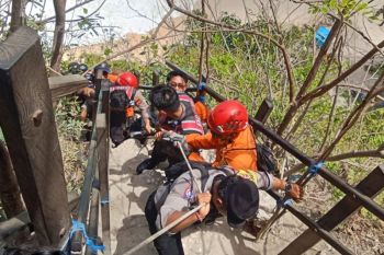 SAR recovers Australian woman's body from Kelingking Beach cliff