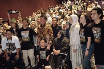 Gubernur Herman Deru ajak warga Sumsel nonton film Istimewa