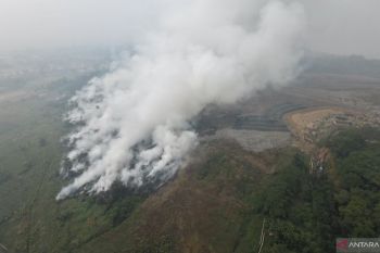 Pemkab Bogor ingatkan bahaya bakar sampah di lahan terbuka