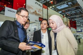 Harga emas Antam hari ini stabil