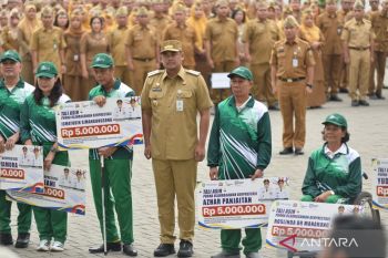 Gubernur Sumut serahkan tali asih 12 atlet legendaris internasional