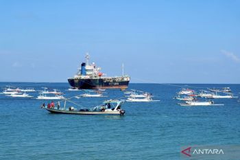 BMKG menerbitkan peringatan dini gelombang tinggi di Selat Lombok