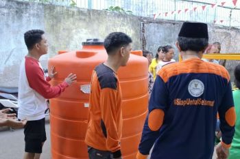 Baznas Makassar bantu salurkan air bersih
