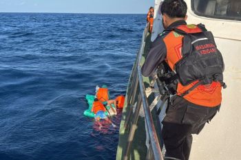 Tim SAR berhasil selamatkan 3 orang kru kapal yang tenggelam di Perairan Bombana
