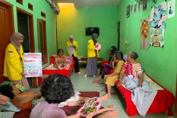 Mahasiswa UI perkuat kesejahteraan psikologis lansia di Yayasan Panti Jompo Bekasi