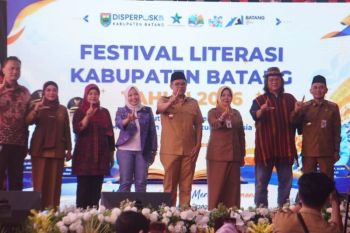 Pemkab Batang fasilitasi layanan perpusda untuk membangun kesadaran publik