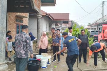 Pemkab Dharmasraya salurkan 238.500 liter air bersih atasi dampak kekeringan